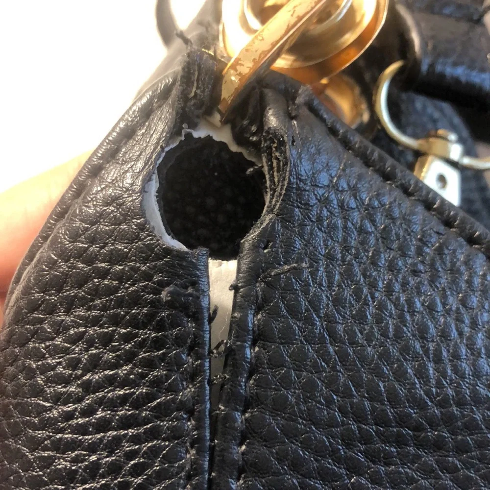 Michael Korea black purse. - Picture 12 of 16